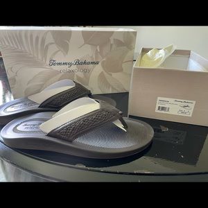 NIB Tommy Bahama Relaxology Sandals
